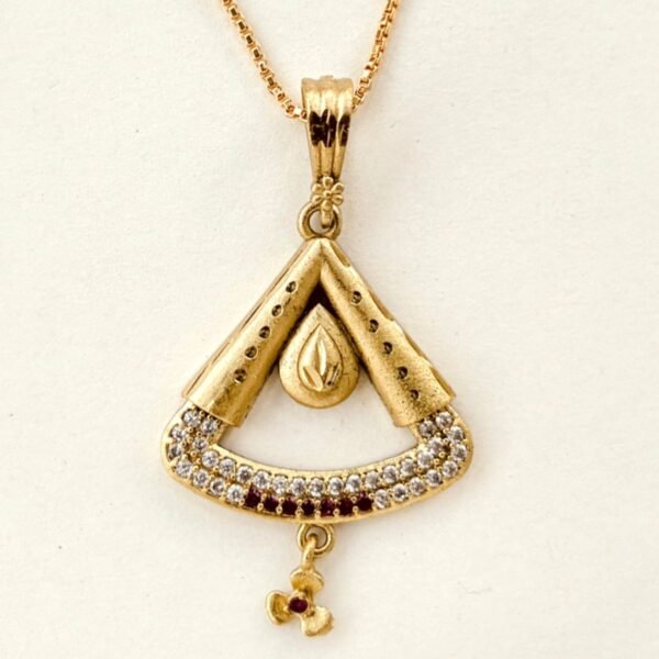 pendant with chain and earrings 017